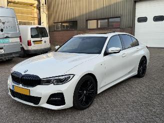 Unfallwagen BMW 3-serie 320D M-Pakket 360Camera Head-Up Schuifdak LaserLights 2018/11