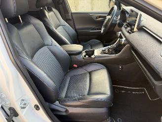 Toyota Rav-4 2.5 Hybrid AWD Bi-Tone picture 14