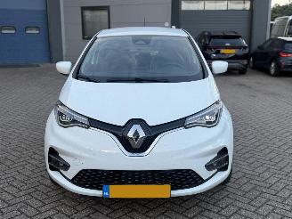 Renault Zoé R135 Intens 52 KWh KoopAccu! Bose NAP Nederlandse Auto! picture 2