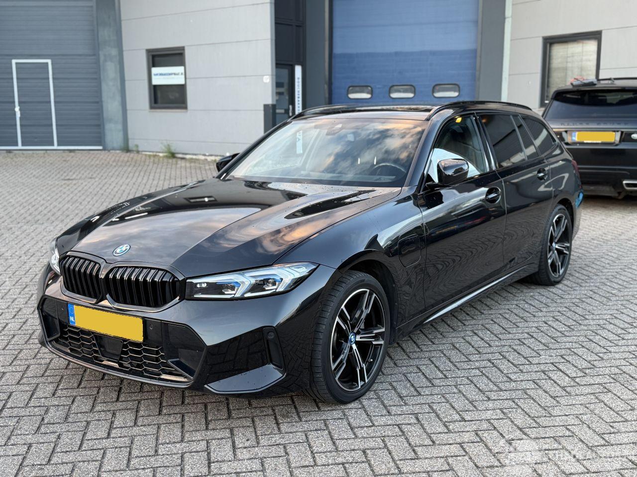 BMW 3-serie 320e M-Pakket Pano Head-Up