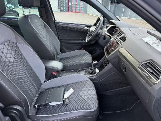 Volkswagen Tiguan 1.5 TSI DSG R-Line Pano NAP Nederlandse Auto! picture 11