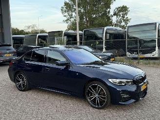 škoda osobní automobily BMW 3-serie 320i M-Pakket NAP! High Executive Schuifdak 2019/11