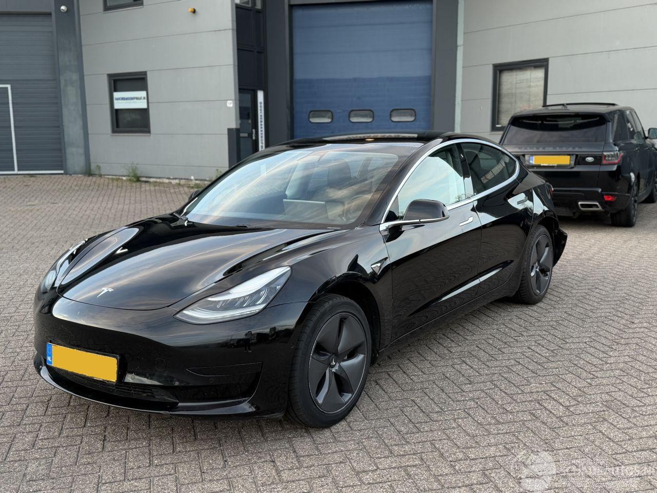 Tesla Model 3 Standard RWD Plus 60 KWH NAP!