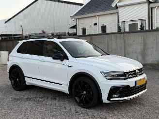 škoda osobní automobily Volkswagen Tiguan 1.5 TSI R-Line Pano NAP Nederlandse Auto 2020/10