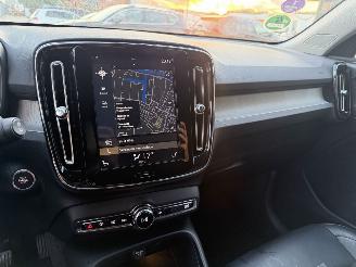 Volvo XC40 2.0 T4 Inscription NAP Nederlandse Auto picture 9