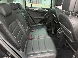 Volkswagen Tiguan 2.0 TDI Automaat Pano R-Line picture 14