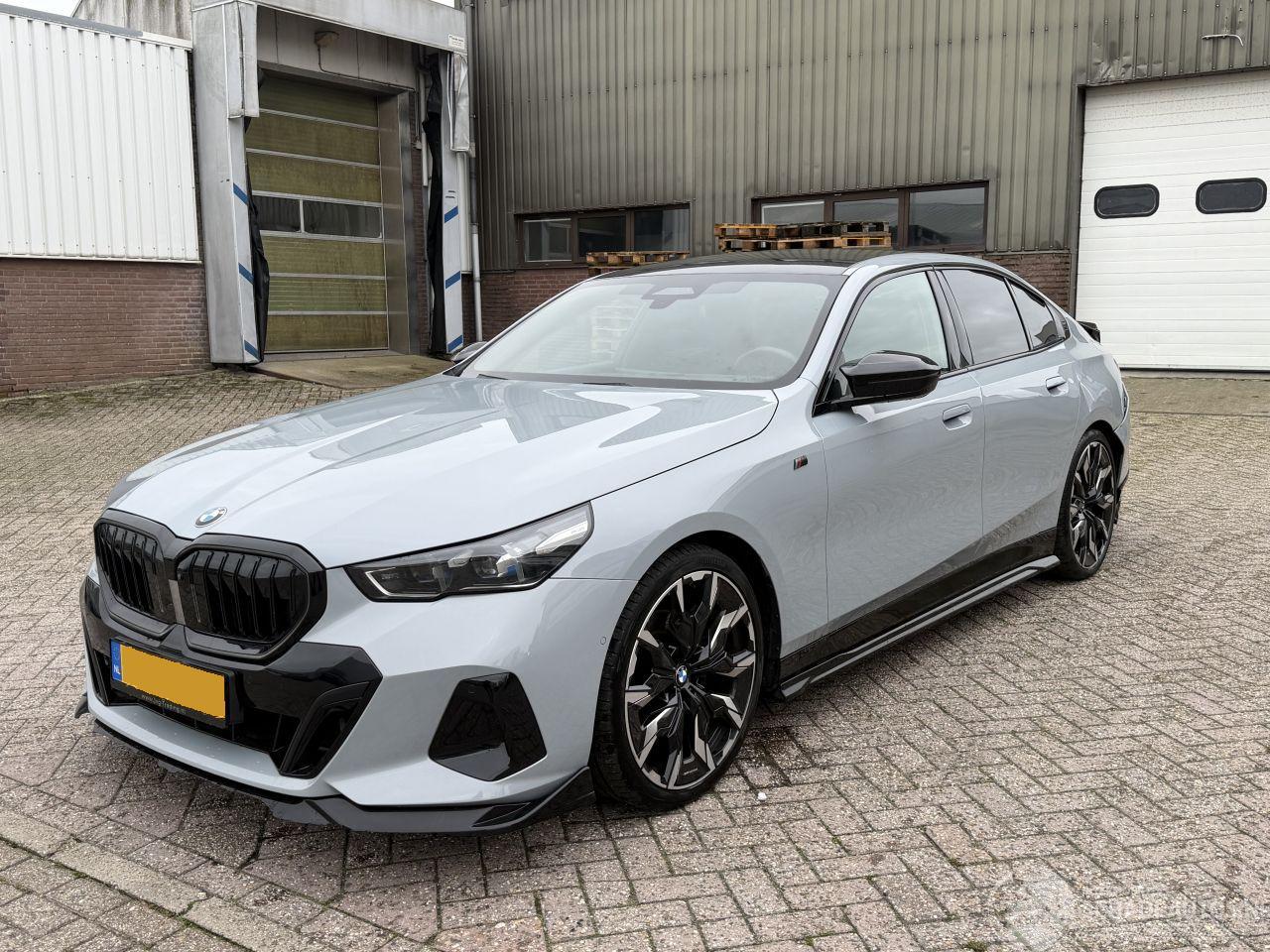 BMW 5-serie 520i M-Pakket Individual Bowers&Wilkins
