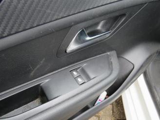 Peugeot 208 208 II (UB/UH/UP), Hatchback 5-drs, 2019 1.2 Vti 12V PureTech 75 picture 18