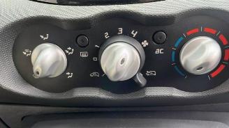 Renault Twingo Twingo II (CN), Hatchback 3-drs, 2007 / 2014 1.5 dCi 90 FAP picture 11