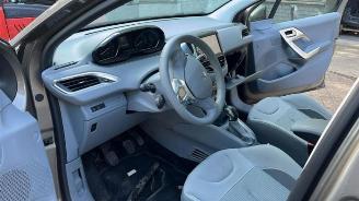 Peugeot 208 208 I (CA/CC/CK/CL), Hatchback, 2012 / 2019 1.2 Vti 12V PureTech 82 picture 12