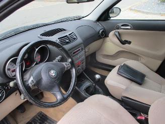 Alfa Romeo 147 1.9 JTD DISTINCTIVE CLIMA picture 12