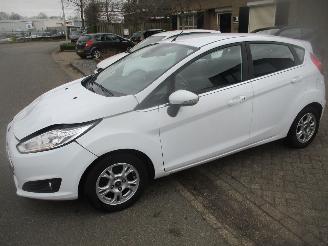 skadebil auto Ford Fiesta 1.5 TDCI TITANIUM CLIMA NAVI 2016/2