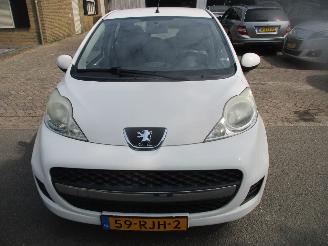 Peugeot 107 1.0-12V XS AIRCO picture 3