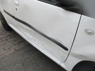 Peugeot 107 1.0-12V XS AIRCO picture 7