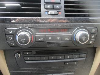 BMW 3-serie 318 I BUSINESS LINE CLIMA NAVI picture 14