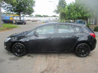 Opel Astra 1.4 BUSINESS EDITION AIRCO NAVI picture 2