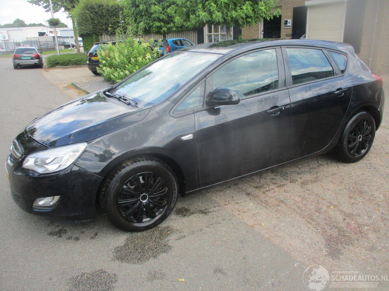 Opel Astra 1.4 BUSINESS EDITION AIRCO NAVI
