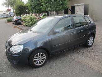 damaged passenger cars Volkswagen Polo 1.2 TRENDLINE 5 DEURS AIRCO 2009/1
