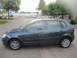 Volkswagen Polo 1.2 TRENDLINE 5 DEURS AIRCO picture 2