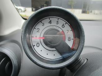 Peugeot 107 1.0-12v URBAN MOVE picture 15