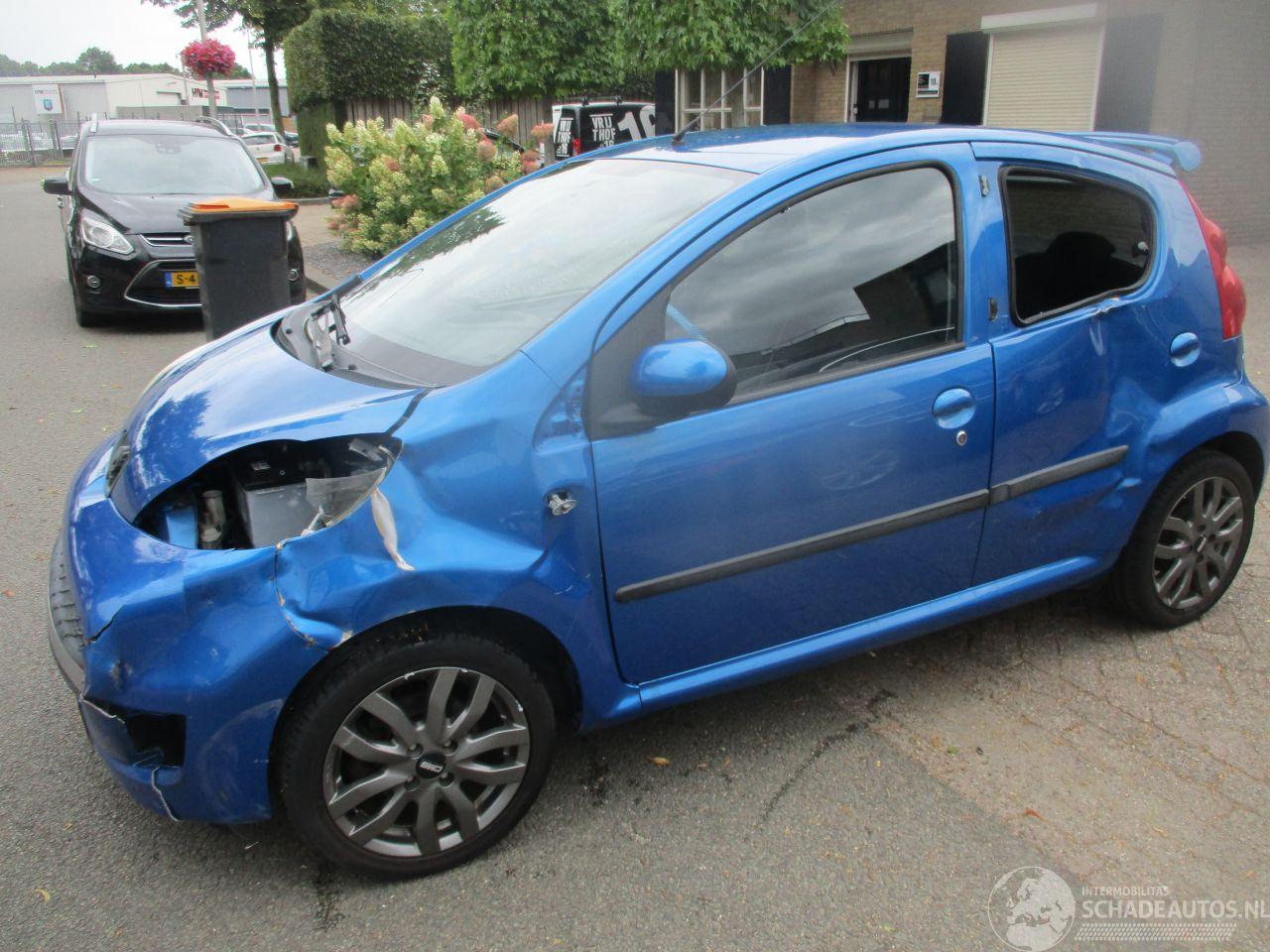 Peugeot 107 1.0-12v URBAN MOVE