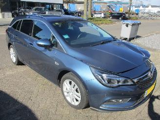 Vaurioauto  passenger cars Opel Astra 1.6 CDTI INNOVATION CLIMA NAVI 2017/5