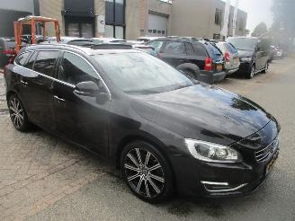 Volvo V-60 2.4 D6 AWD PLUG-IN HYBRID R-DESIGN picture 5