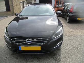 Volvo V-60 2.4 D6 AWD PLUG-IN HYBRID R-DESIGN picture 3