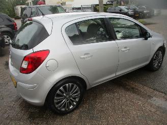 Opel Corsa 1.4-16V DESIGN EDITION 5 DEURS AIRCO picture 8