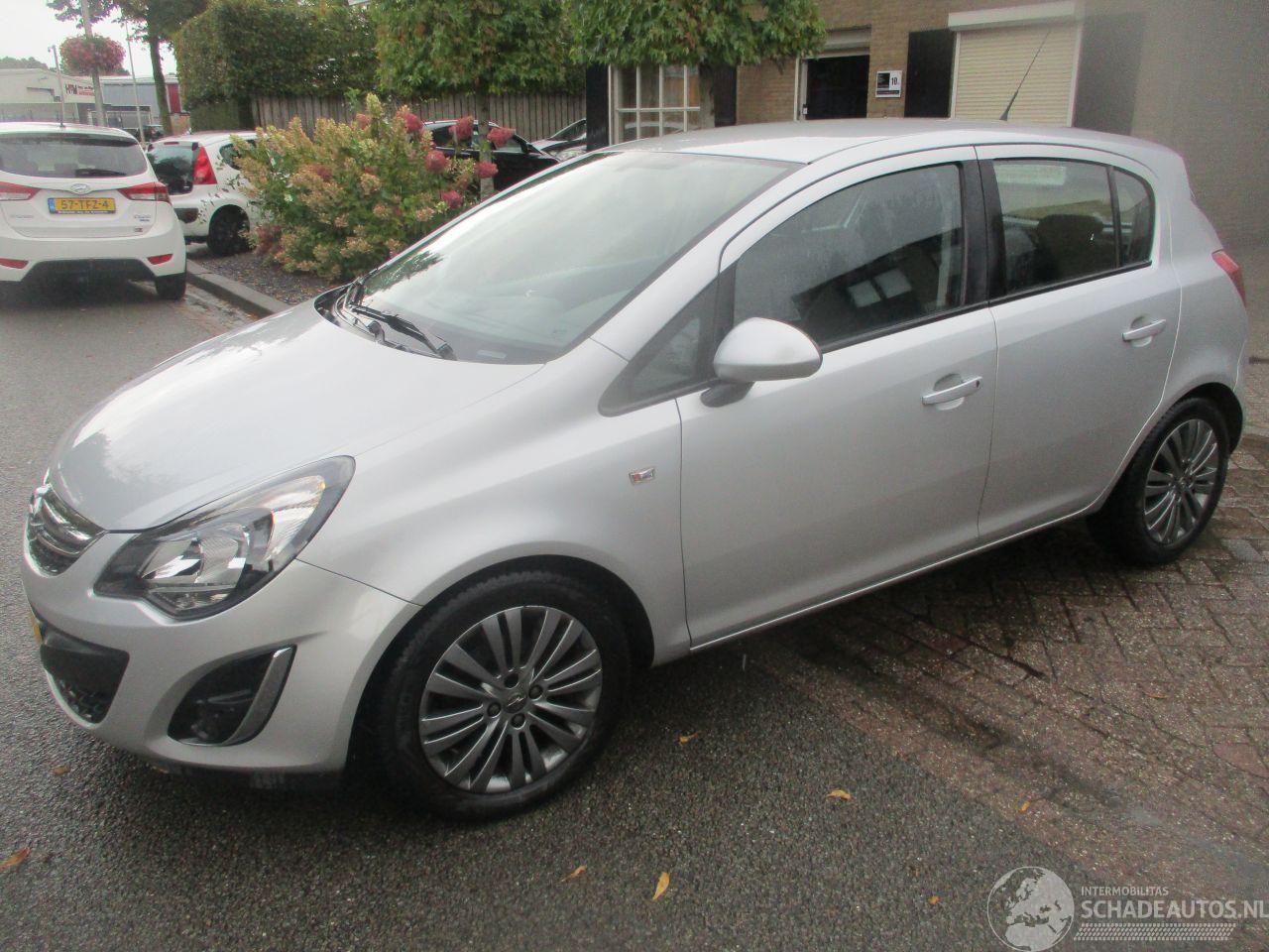 Opel Corsa 1.4-16V DESIGN EDITION 5 DEURS AIRCO