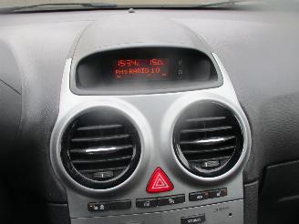 Opel Corsa 1.4-16V DESIGN EDITION 5 DEURS AIRCO picture 16