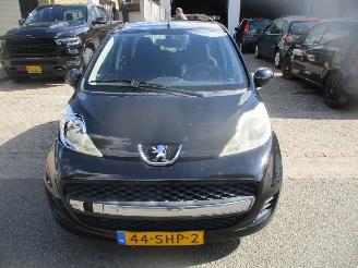 Peugeot 107 1.0-12v XS AIRCO picture 3