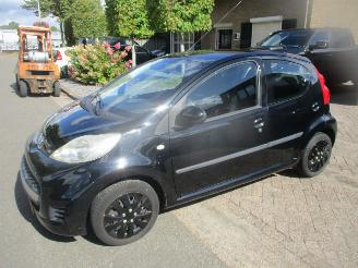 Unfallwagen Peugeot 107 1.0-12v XS AIRCO 2011/10