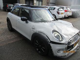 krockskadad bil auto Mini Cooper 1.5 CHILI AUTOMAAT CLIMA NAVI PANO LEDER 2019/9