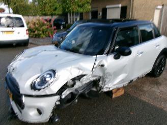Mini Cooper 1.5 CHILI AUTOMAAT CLIMA NAVI PANO LEDER picture 7