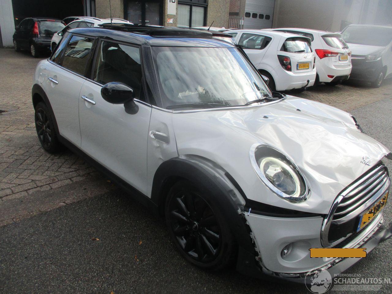 Mini Cooper 1.5 CHILI AUTOMAAT CLIMA NAVI PANO LEDER