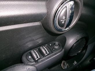 Mini Cooper 1.5 CHILI AUTOMAAT CLIMA NAVI PANO LEDER picture 19