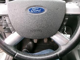 Ford Focus 1.8 TITANIUM  FLEXI FUEL picture 14