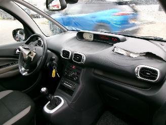 Citroën C3 picasso 1.4 I EXCLUSIVE CLIMA PANO picture 15
