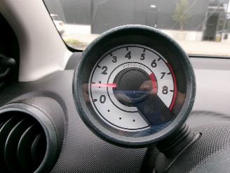 Peugeot 107 1.0-12V URBAN MOVE AIRCO picture 16