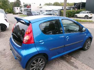 Peugeot 107 1.0-12V URBAN MOVE AIRCO picture 6