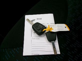 Peugeot 107 1.0-12V URBAN MOVE AIRCO picture 18