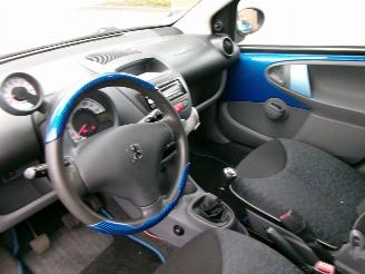 Peugeot 107 1.0-12V URBAN MOVE AIRCO picture 13