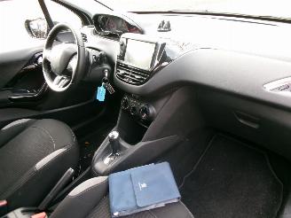 Peugeot 208 1.2 e-VTI STYLE AUTOMAAT 5 DEURS picture 12