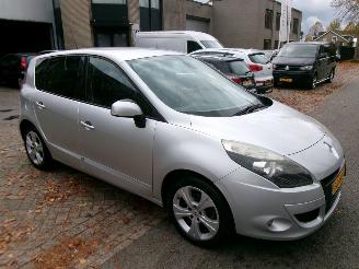 Renault Scenic 1.4 TCE BOSE CLIMA NAVI GEEN SCHADE picture 4