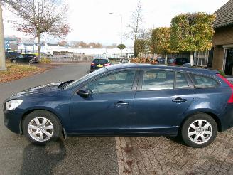 Volvo V-60 1.6 T3 KINETIC 112.656 KM CLIMA NAVI AUT picture 2