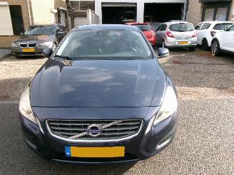Volvo V-60 1.6 T3 KINETIC 112.656 KM CLIMA NAVI AUT picture 3