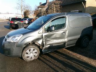 Peugeot Partner 120 1.6 HDI 75 PREMIUNM PACK AIRCO NAVI picture 2