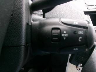 Peugeot 5008 2.0 HDiF EXECUTIVE 7 PERSOONS CLIM NAVI PANO picture 19