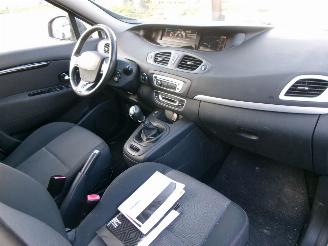 Renault Scenic 1.5 DCI EXPRESSION CLIMA NAVI picture 10